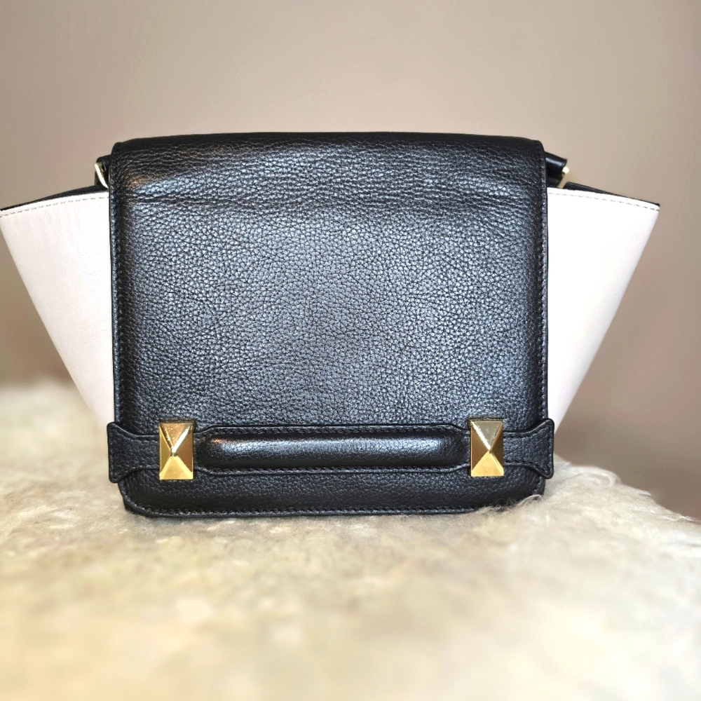 BCBGMAXAZRIA  TWO TONE Two Ways to Style Crossbody